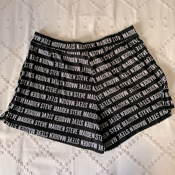 Steve Madden Printed Shorts - Picture 3 of 4